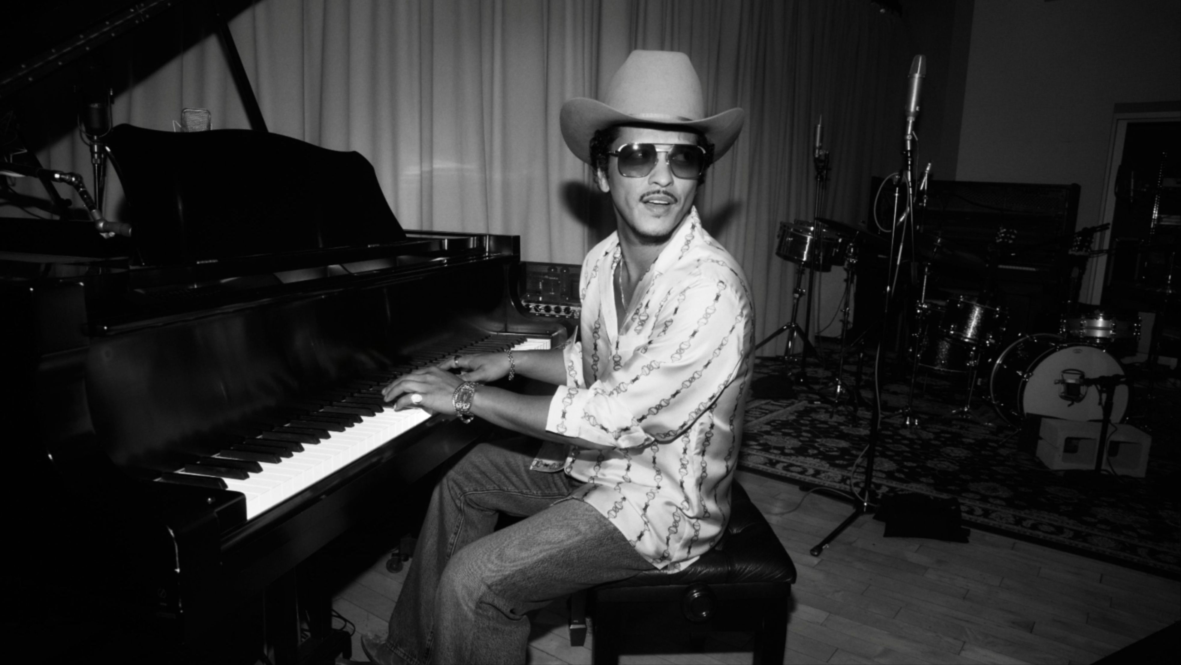 More Info for Bruno Mars Announces "The Romantic Tour" with Stop at MetLife Stadium